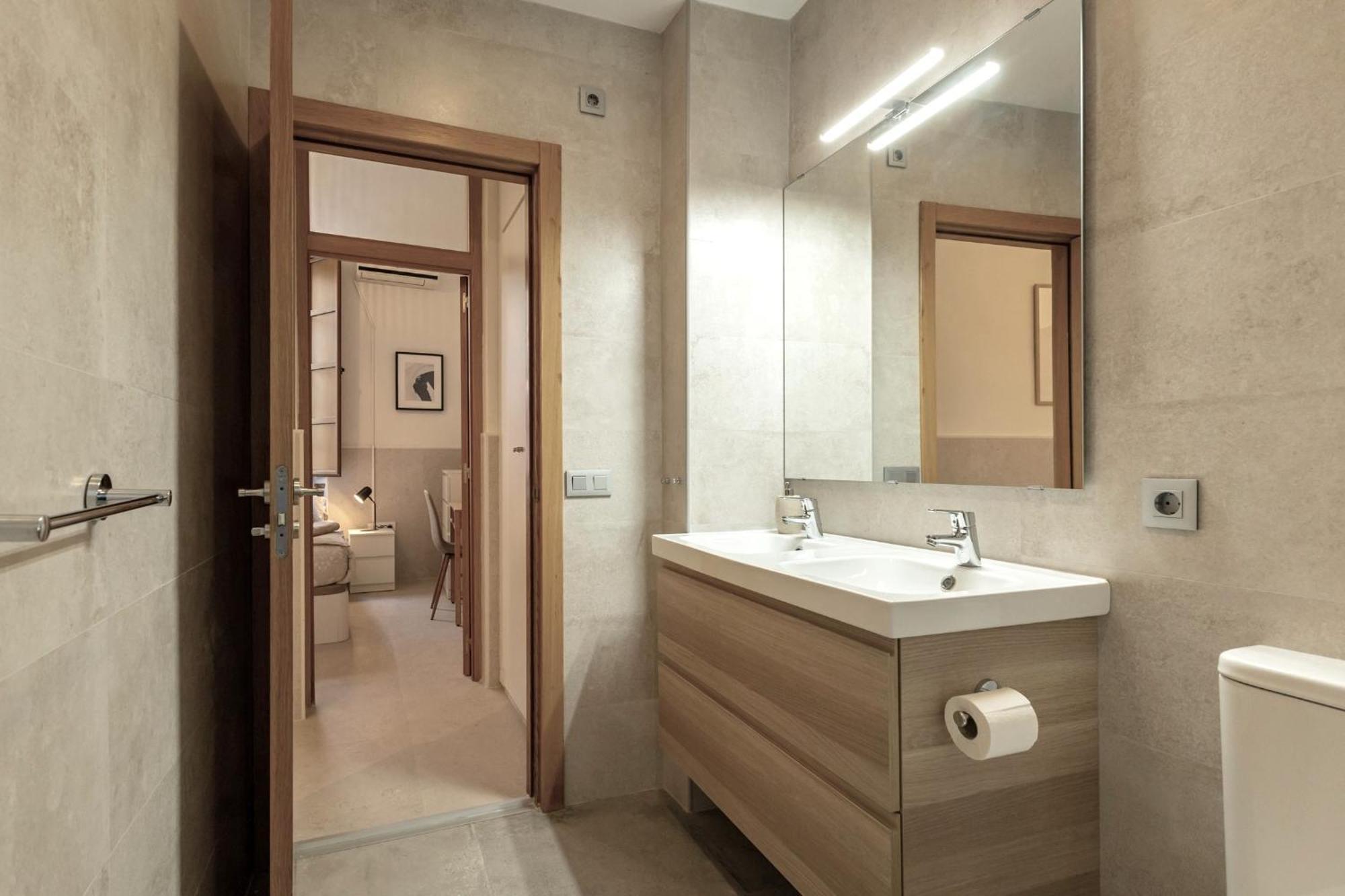Modern Spacious Apartment Central Of Séville Extérieur photo
